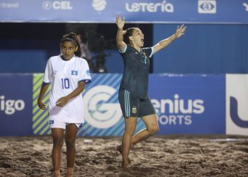 La Azul femenina rozó el milagro, pero cayó 6-7 ante Argentina