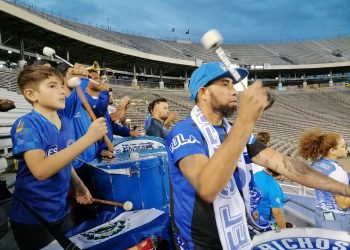 «Bichos Unidos» le pone el color y ambiente a la Azulita y acumula palmas en la Dallas Cup
