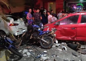 Tres lesionados y vehículos dañados en accidente en el Puerto de La Libertad