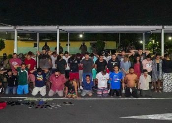 Policía ha decomisado dinero y vehículos a extorsionistas detenidos en el régimen de excepción
