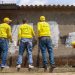 Centros Penales continúa la limpieza de grafitis alusivos a pandillas en El Salvador