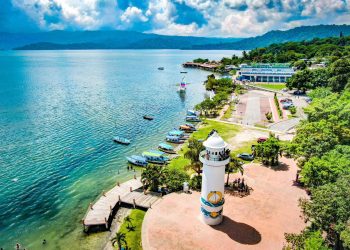 El Salvador lidera la recuperación del turismo pospandemia en la región