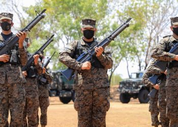 Primera Brigada de Infantería de Marina de El Salvador recibe nuevo armamento