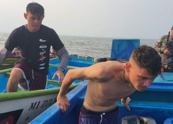 Fuerza Armada rescata a pescadores artesanales que sufrieron un percance en el Golfo de Fonseca