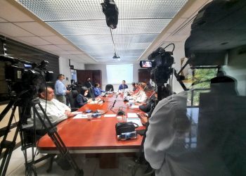 Comisión de Reformas Electorales recibió más de 5,000 aportes de salvadoreños sobre voto en el exterior