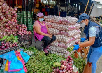 Defensoría del Consumidor garantiza precios justos en productos del mercado La Tiendona