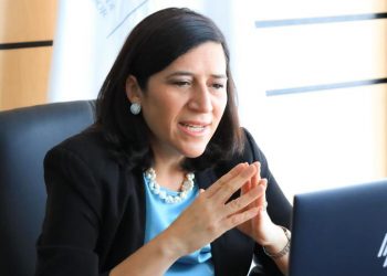 Embajador israelí felicita a ministra de Economía por su presentación sobre ventajas para la creación de un ecosistema crypto en El Salvador