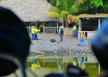 Privados de libertad en fase de confianza realizan limpieza en playas El Tunco y El Espino