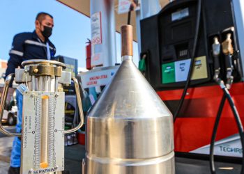 Ministerio de Economía verifica calidad de tanques de combustible en estaciones de Santa Ana