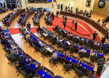 Asamblea Legislativa aprueba leyes para construir el tren y aeropuerto del Pacífico