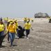 Diversas instituciones del Gobierno de El Salvador limpian las playas