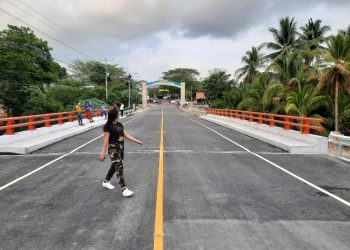 El Ministerio de Obras Públicas y Fovial inauguran el puente Guaxala en El Rosario