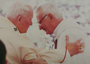 ¿Quién fue Monseñor Fernando Sáenz Lacalle? Conozca su vida devota a la iglesia
