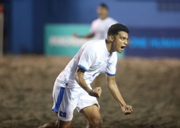 La Azul playera doblegó a Uruguay a los penaltis y va por el título del Beach Soccer Cup
