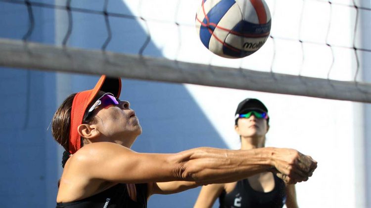 Yvonne Soler y Laura Molina de voleibol de playa viajon al Norceca. Foto: Indes.