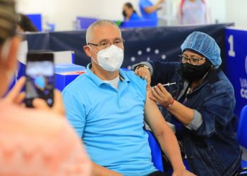Más de 106,000 cuartas dosis anti-COVID-19 han sido aplicadas a escala nacional