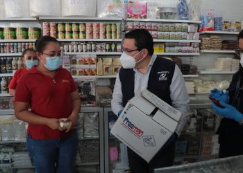 Defensoría verifica posibles alzas injustificadas en precios de las harinas en negocios de Santa Tecla