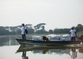 Realizan segunda mega jornada de limpieza en el embalse Cerrón Grande de Chalatenango