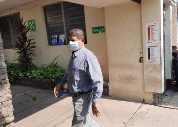 Condenan a 16 años de prisión a exalcalde de Santa Ana, Orlando Mena, por agresiones sexuales