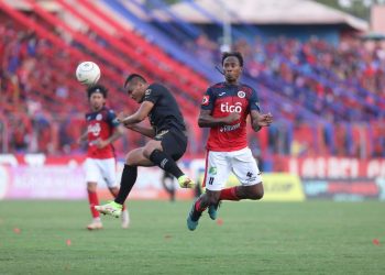 Alianza venció por 1-3 a FAS y vuelve a ganar en Santa Ana