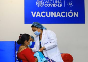 El 90 % de las vacunas aplicadas en el megacentro son cuartas dosis