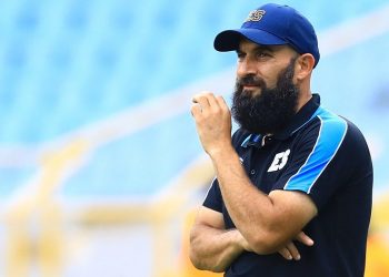 Érick Acuña, entrenador de la selección femenina: «El partido del martes es a muerte»