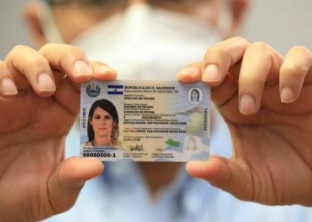 Esta es la nueva y moderna tarjeta del Documento Único de Identidad (DUI) para los salvadoreños
