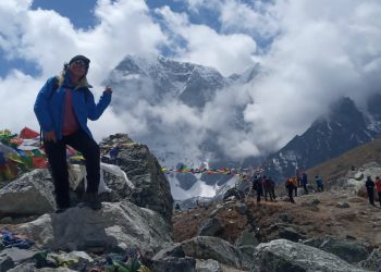 Alfa Karina Arrué se reporta en plenas condiciones en los Montes Himalayas