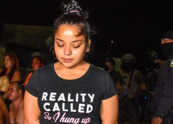 Policía captura a mujer que presumía ser pandillera en redes sociales