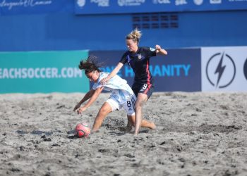 Estados Unidos inauguró El Salvador Beach Soccer Cup con un triunfo de 4-2 sobre Argentina