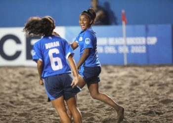 La selección femenina de El Salvador ganó con categoría a Bahamas