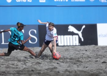 Estados Unidos derrotó a Bahamas y este sábado buscará el título de El Salvador Beach Soccer Cup