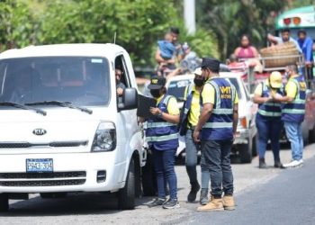 Viceministerio de Transporte realiza control vehicular en la zona costera de El Salvador