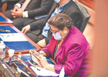 Ha habido 44 plenarias legislativas sin la presencia de diputada de ARENA