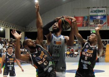 Sigue la lucha por los primeros lugares en la Liga Mayor de Baloncesto