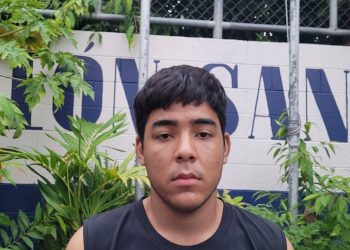 Violinista iba en un grupo de pandilleros con arma y drogas
