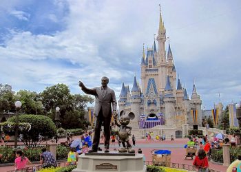 Florida elimina el estatuto especial de Disney en plena guerra cultural en EE. UU.