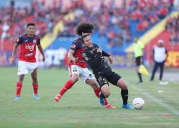 Dirigencia de FAS adeuda un mes y medio de salario a sus jugadores 