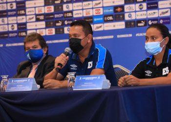 Elías Ramírez, técnico de la Azul playera femenina: «Debemos formar un legado»
