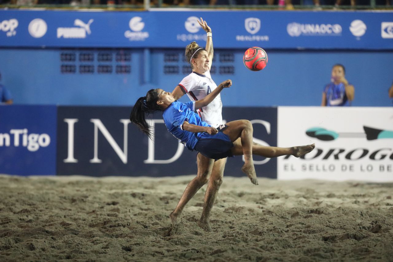 selección femenina de fútbol playa Diario El Salvador