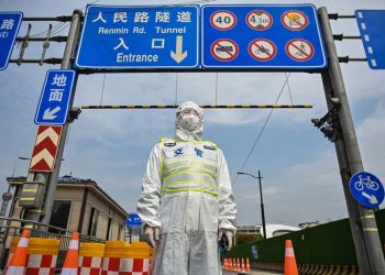 Nuevas restricciones en China por COVID-19 entre resistencias de los habitantes de Shanghái