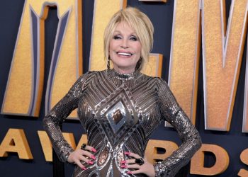 ¡Contra su voluntad! Dolly Parton entra al Salón de la Fama del Rock