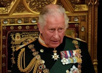 Príncipe Carlos reemplaza por primera vez a Isabel II en el altamente simbólico «discurso del trono»
