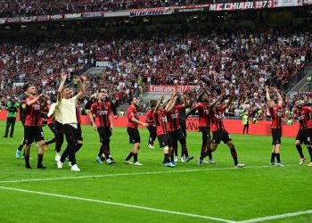 AC Milan se pone a un paso del título al derrotar 2-0 al Atalanta
