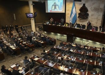 Honduras declara la energía eléctrica como bien público y busca renegociar contratos