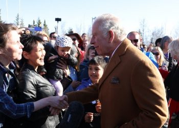 «Debemos escuchar la verdad de las experiencias vividas por los pueblos indígenas», príncipe Carlos, durante visita a Canadá