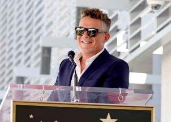 «Van a ser muchas emociones juntas en el concierto»: Alejandro Sanz sobre el cierre de su gira en El Salvador
