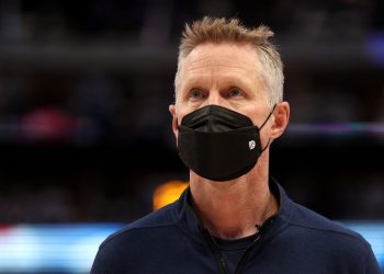 «¿Cuándo vamos a hacer algo?»: Steve Kerr, entrenador de los Warrios, se mostró conmovido por tiroteo en Texas