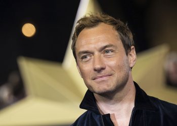 Disney anuncia serie de «Star Wars» con Jude Law en convención de fans