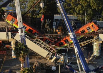 Fiscalía señala a 8 personas y 2 empresas por colapso de tramo elevado de línea del Metro Ciudad de México